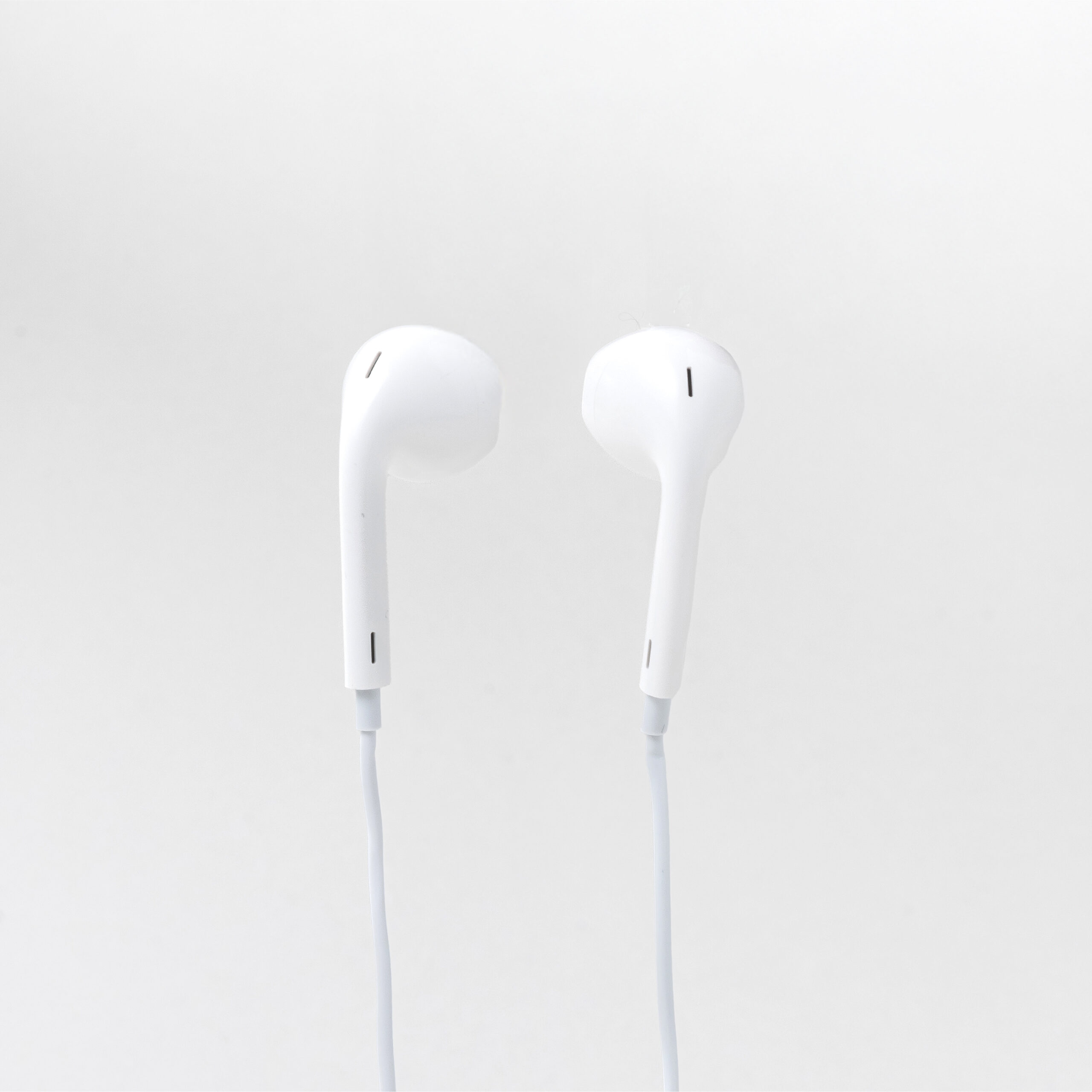 Earbuds 302 lightning bluetooth